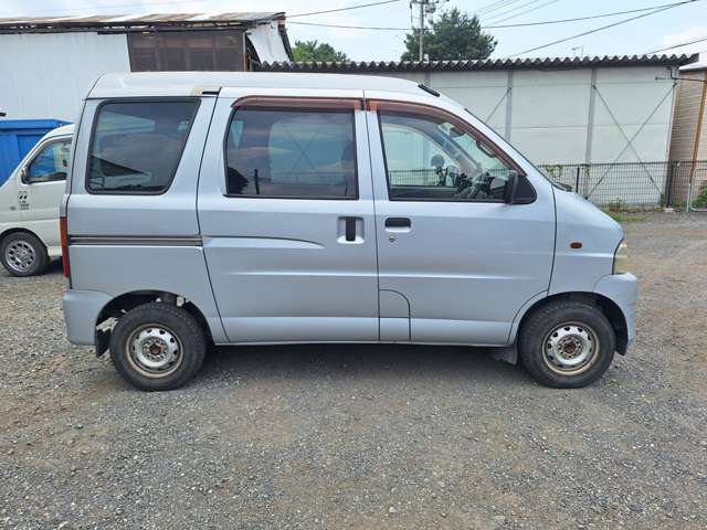 2004 Daihatsu Hijet Cargo – thumbnail 3