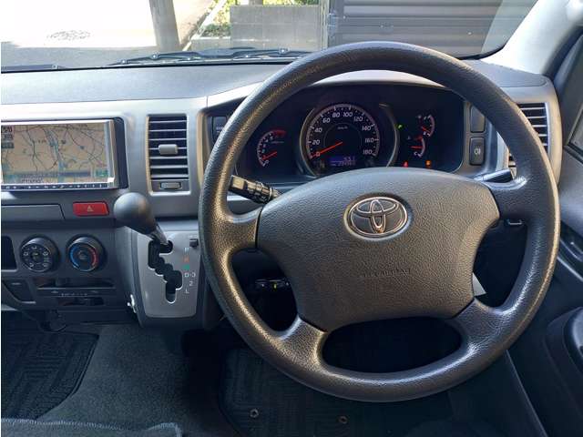 2005 Toyota Hiace – thumbnail 3