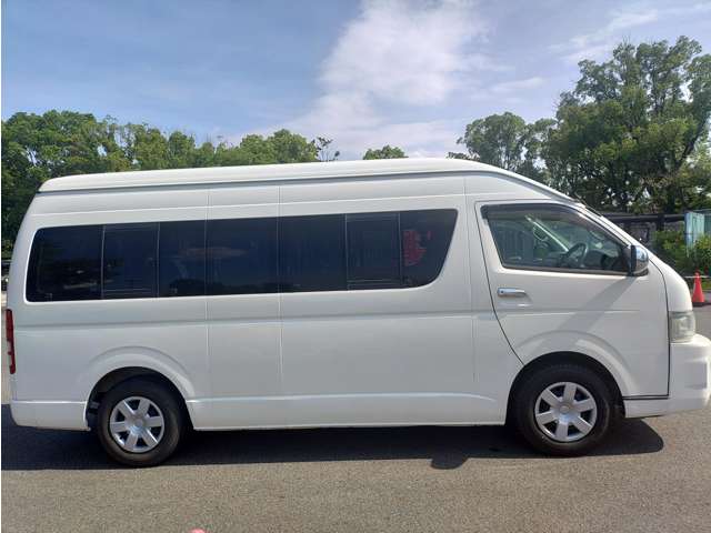 2005 Toyota Hiace – thumbnail 4