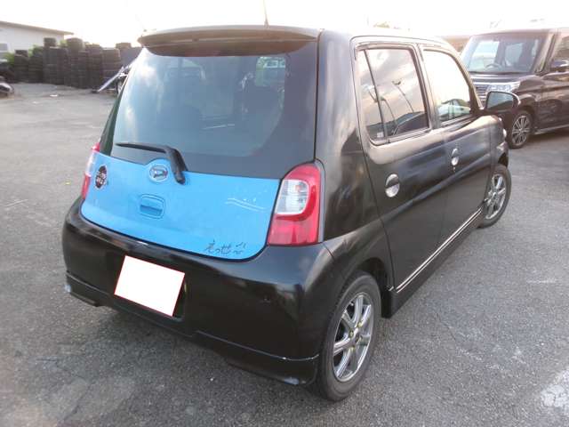 2007 Daihatsu Esse – thumbnail 4