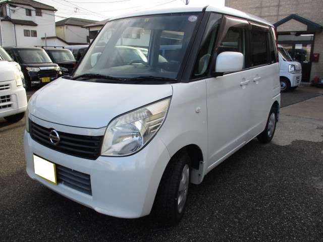 2010 Nissan Roox – thumbnail 3