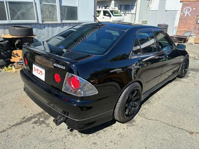 2004 Toyota Altezza – thumbnail 4