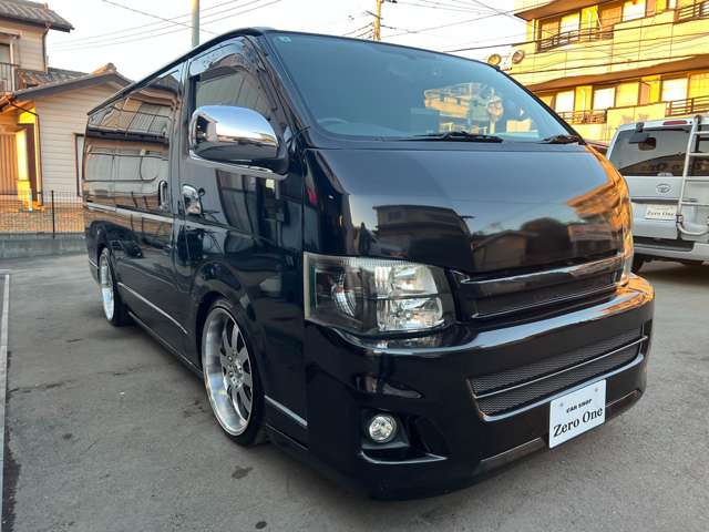 2008 Toyota Hiace – thumbnail 3