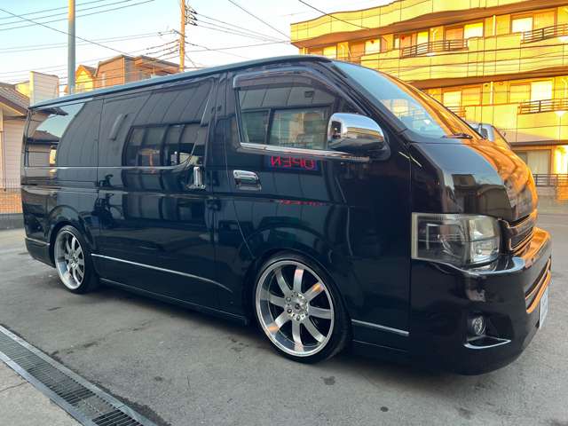 2008 Toyota Hiace – thumbnail 4