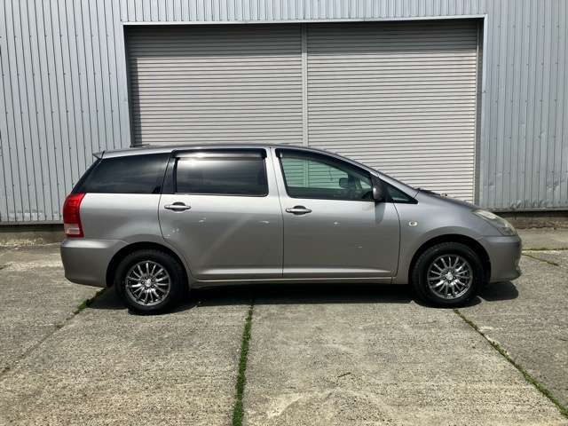 2006 Toyota Wish – thumbnail 4