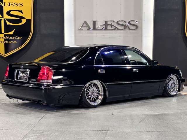 2002 Toyota Crown Majesta – thumbnail 4