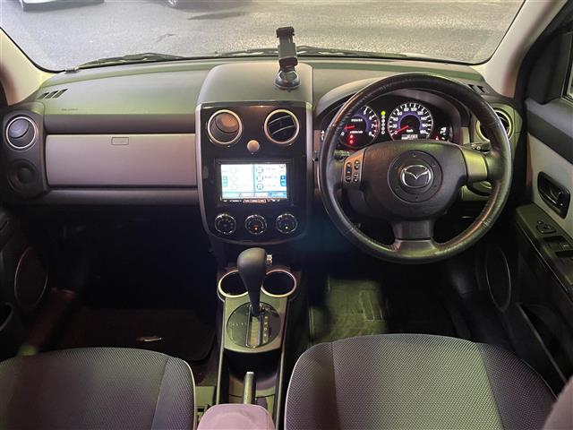 2011 Mazda Verisa – thumbnail 3