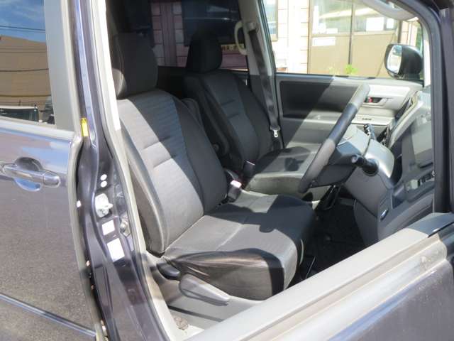 2007 Toyota Voxy – thumbnail 3