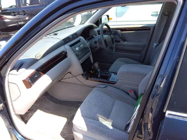 2001 Toyota Crown Royal – thumbnail 3