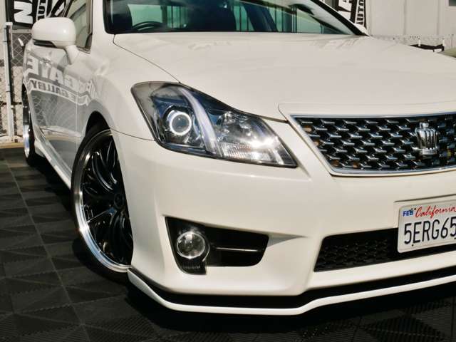 2010 Toyota Crown Athlete – thumbnail 4
