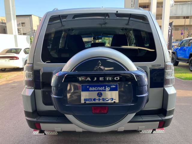 2008 Mitsubishi Pajero – thumbnail 2