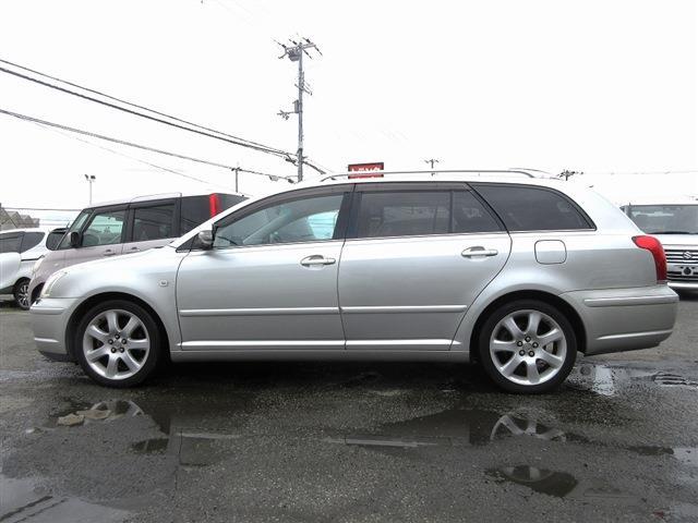 2004 Toyota Avensis Wgn – thumbnail 4