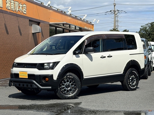 2009 Mitsubishi Delica D:5 – thumbnail 4