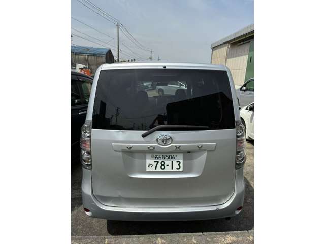 2009 Toyota Voxy – thumbnail 2