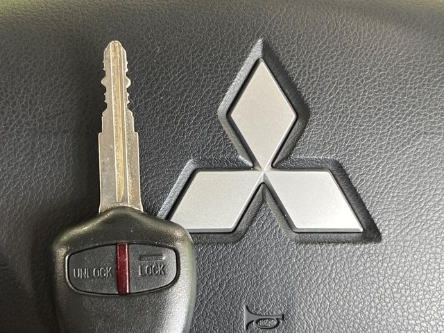 2009 Mitsubishi Pajero Mini – thumbnail 4