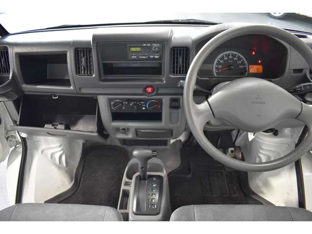 2010 Mitsubishi Minicab Truck – thumbnail 4