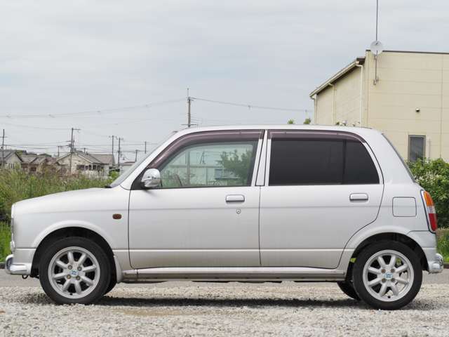 2000 Daihatsu Mira Gino – thumbnail 4
