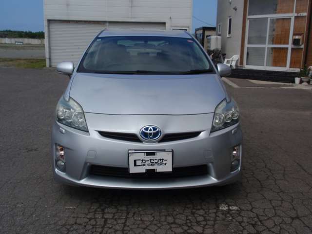 2010 Toyota Prius – thumbnail 2