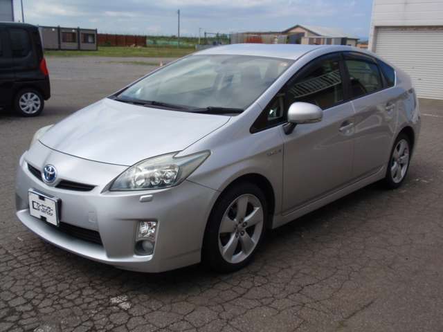2010 Toyota Prius – thumbnail 3