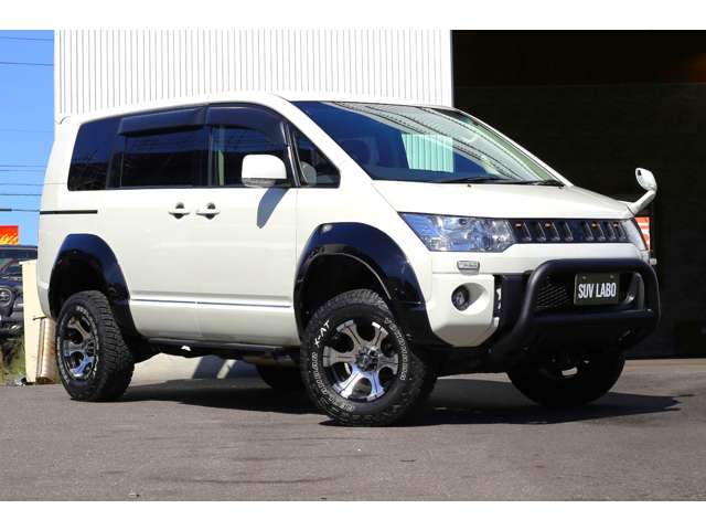 2011 Mitsubishi Delica D:5 – thumbnail 2