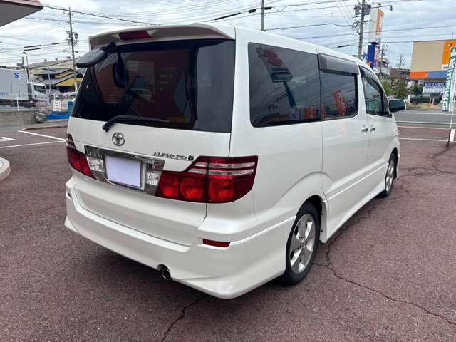 2008 Toyota Alphard – thumbnail 2