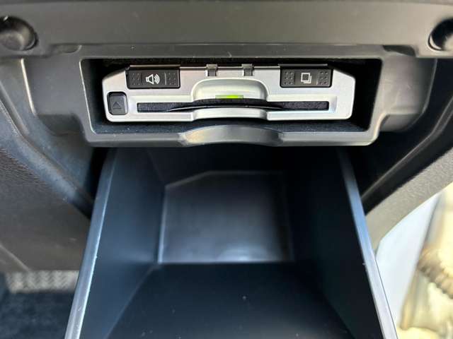 2008 Toyota Alphard – thumbnail 4
