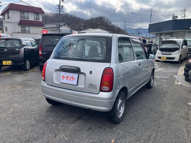 2000 Daihatsu Mira – thumbnail 4