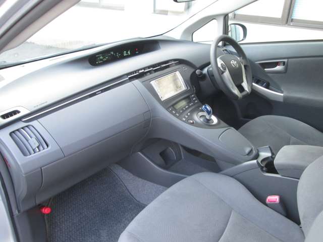 2010 Toyota Prius – thumbnail 3