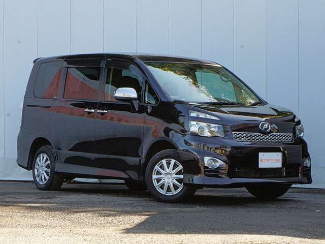 2010 Toyota Voxy – thumbnail 4