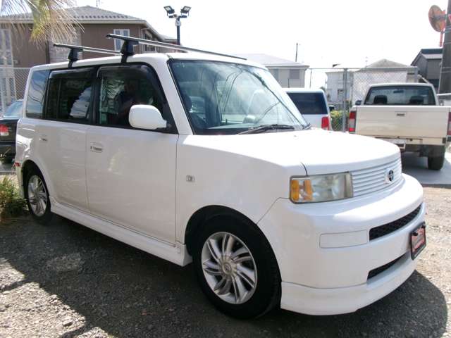 2004 Toyota bB – thumbnail 4