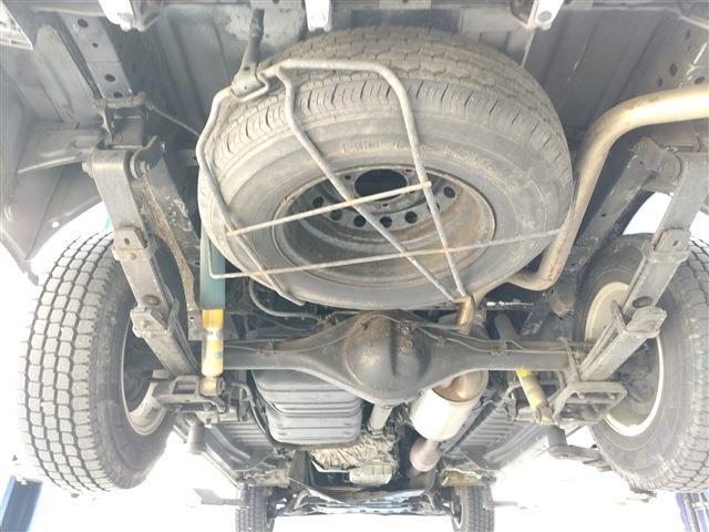 2005 Toyota Regius Ace – thumbnail 3