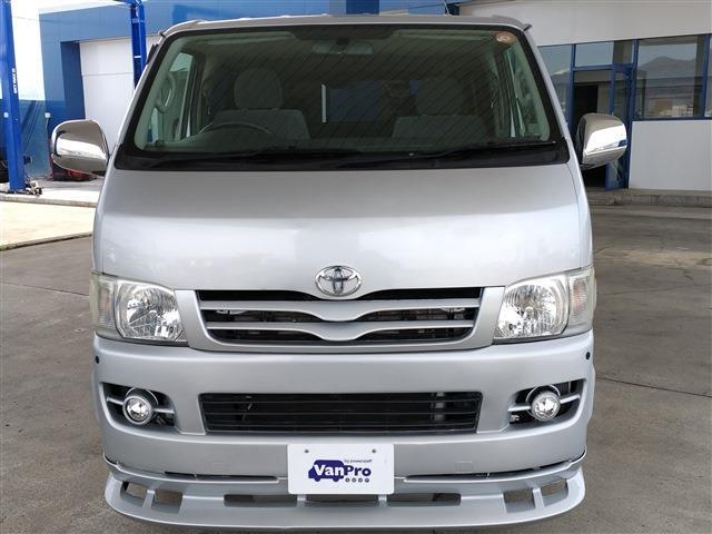 2005 Toyota Regius Ace – thumbnail 4