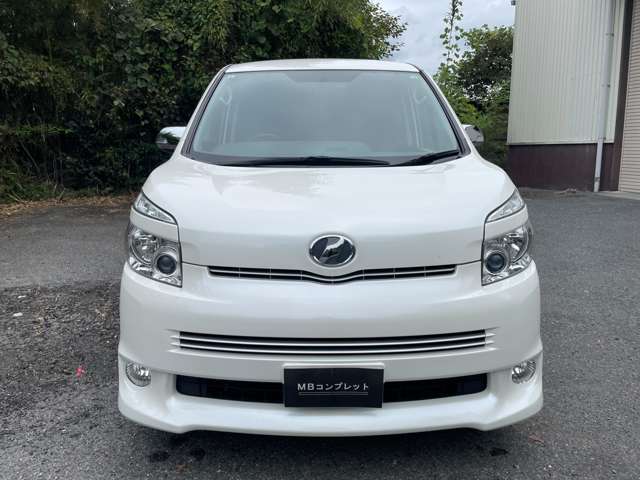 2009 Toyota Voxy – thumbnail 3