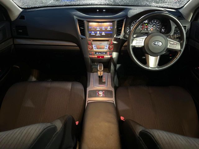 2011 Subaru Legacy Touring Wagon – thumbnail 2