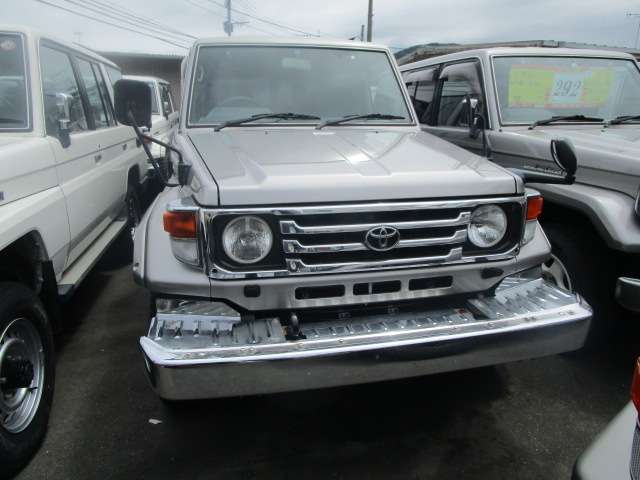 2002 Toyota Land Cruiser 70 – thumbnail 3