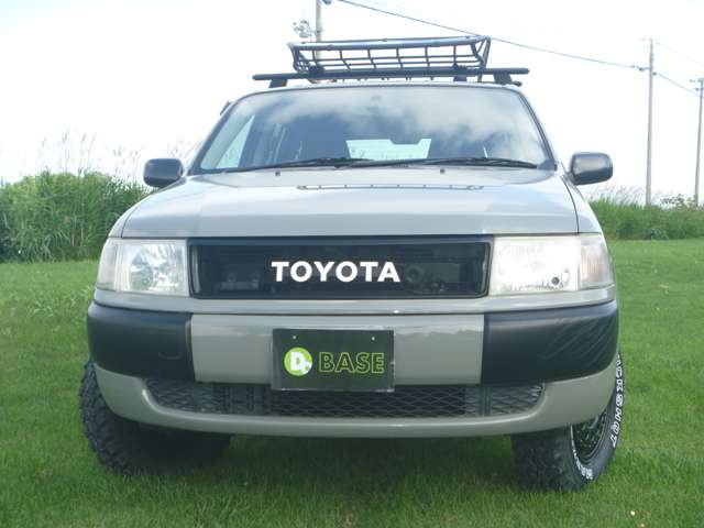 2010 Toyota Probox – thumbnail 2
