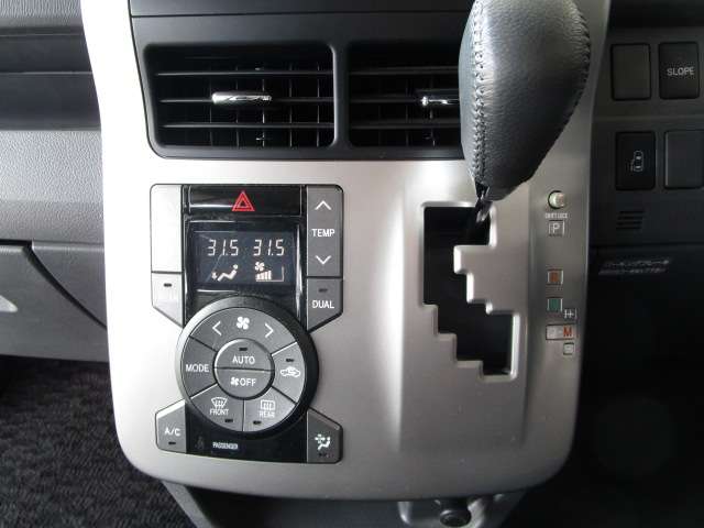 2008 Toyota Noah – thumbnail 4