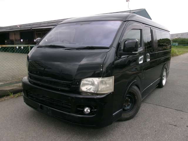 2009 Toyota Hiace – thumbnail 3