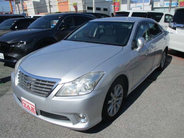 2010 Toyota Crown Royal – thumbnail 4