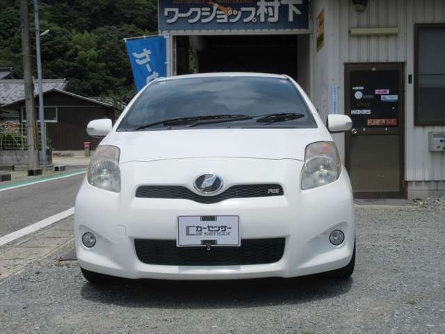 2009 Toyota Vitz – thumbnail 2