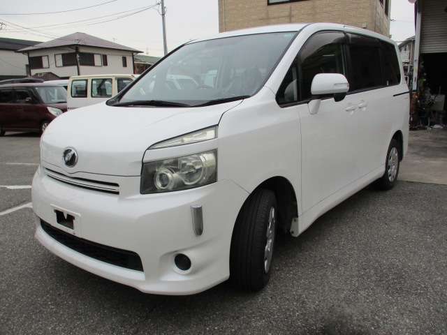 2009 Toyota Voxy – thumbnail 3