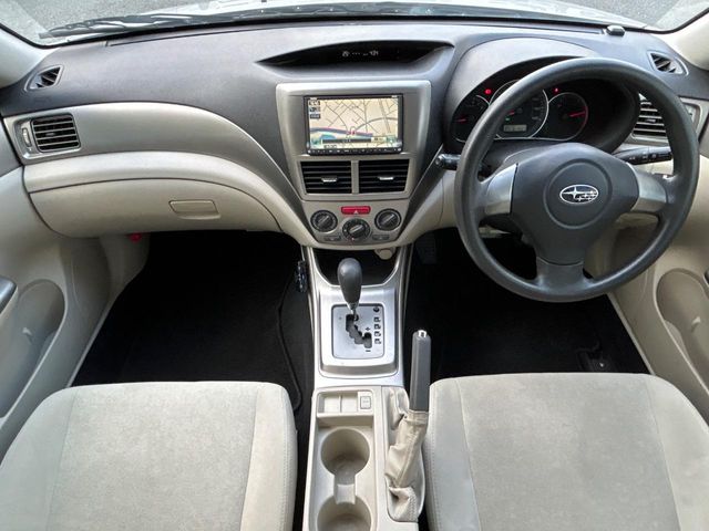 2010 Subaru Impreza Hatchback – thumbnail 2
