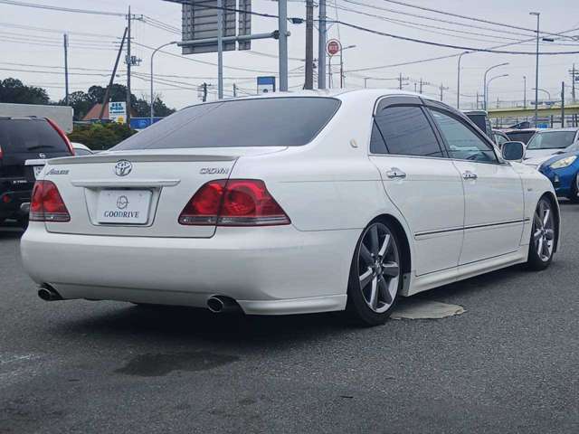 2004 Toyota Crown Athlete – thumbnail 2