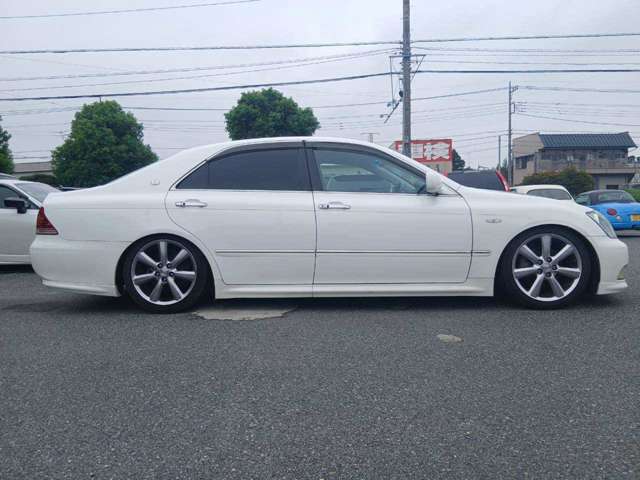 2004 Toyota Crown Athlete – thumbnail 3