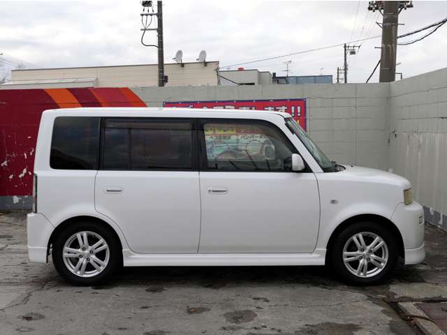 2003 Toyota bB – thumbnail 4