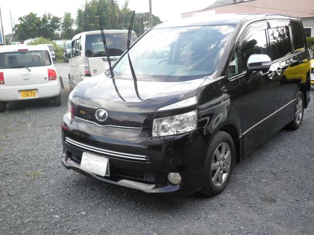 2009 Toyota Voxy – thumbnail 2