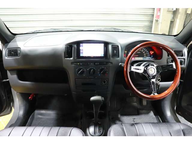 2008 Toyota Succeed Van – thumbnail 4