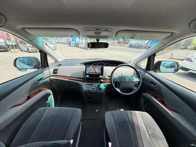 2009 Toyota Estima – thumbnail 3