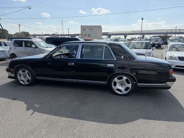2003 Toyota Century – thumbnail 4