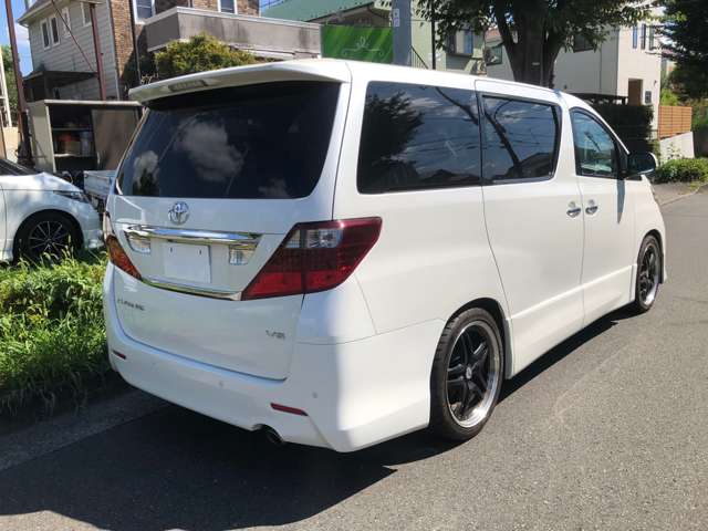 2009 Toyota Alphard – thumbnail 3